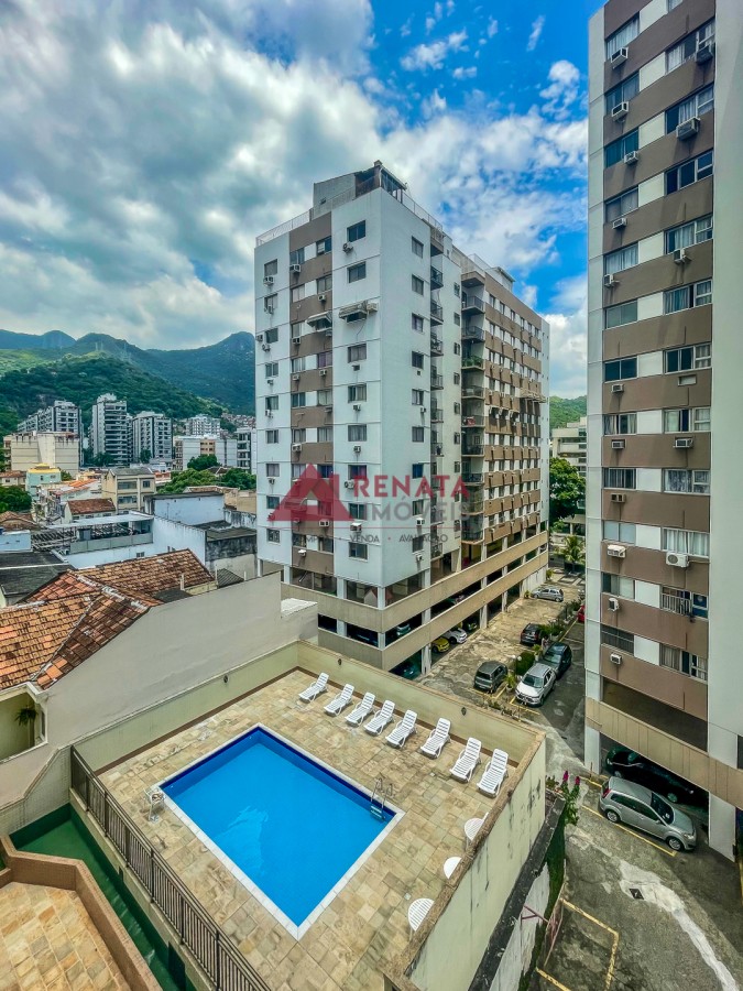 Vista piscina condom�nio