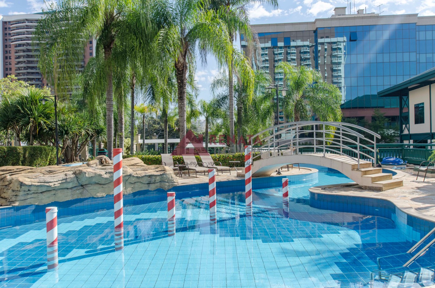 PISCINA CLUB